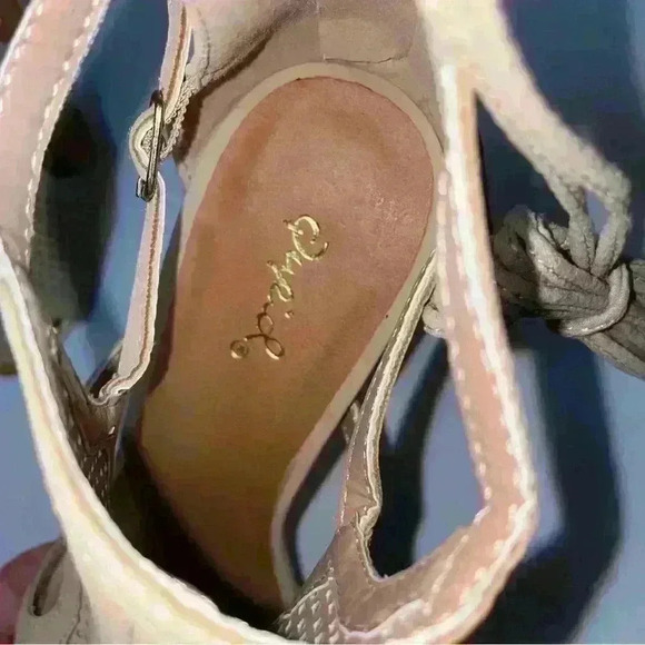 NEW Qupid Gladiator lace up nude peep toe mesh suede 4.5” heels women size 7 - Picture 4 of 15